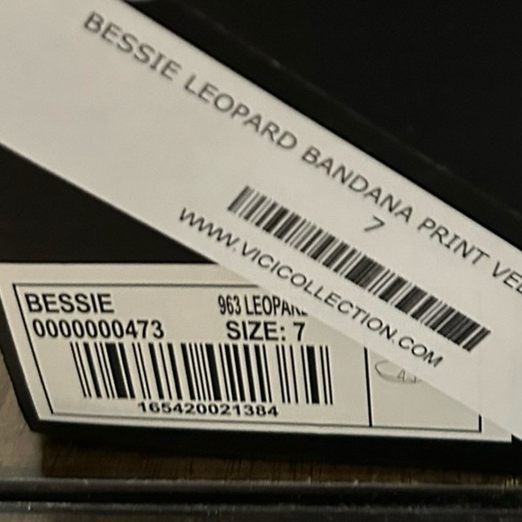 Shu Shop Bessie velcro Sandals - Shushop size 7 - Picture 9 of 9